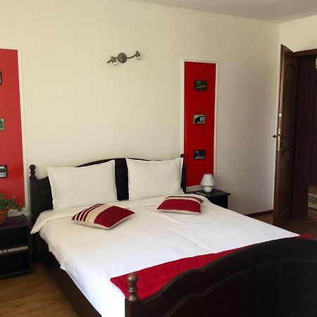 Отель Casa Bella Турда Экстерьер фото