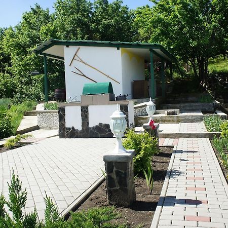 Отель Casa Bella Турда Экстерьер фото