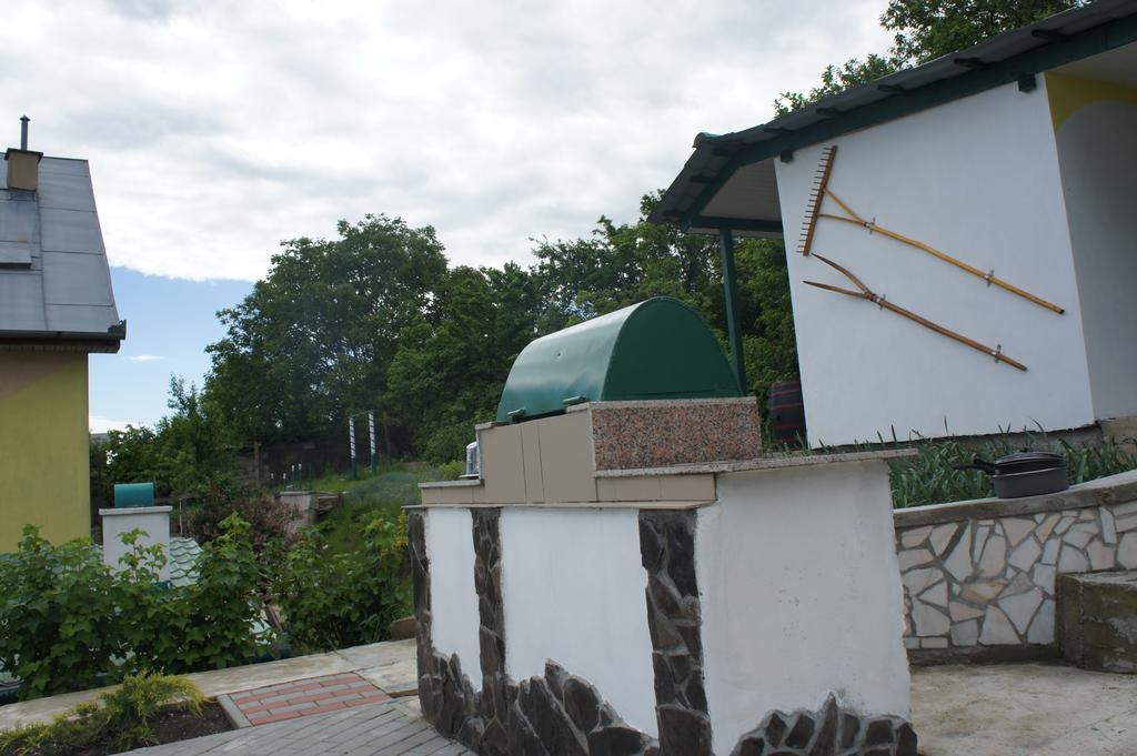 Отель Casa Bella Турда Экстерьер фото